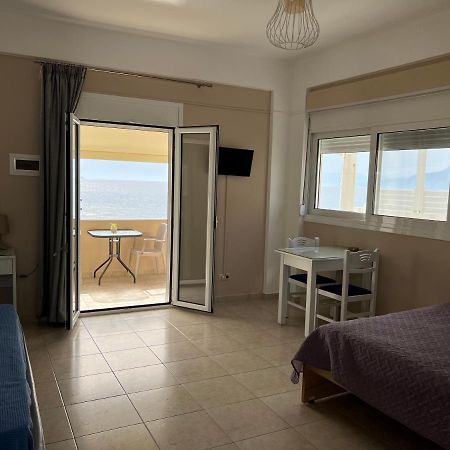 Pelini Apartment Kalamaki  Bagian luar foto