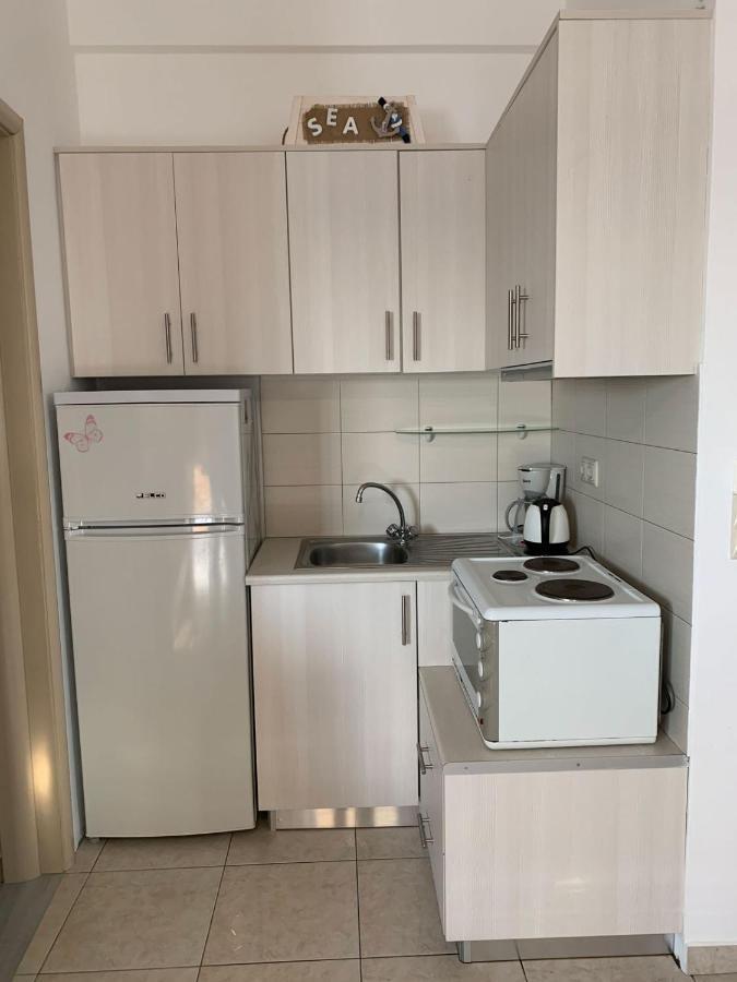 Pelini Apartment Kalamaki  Bagian luar foto
