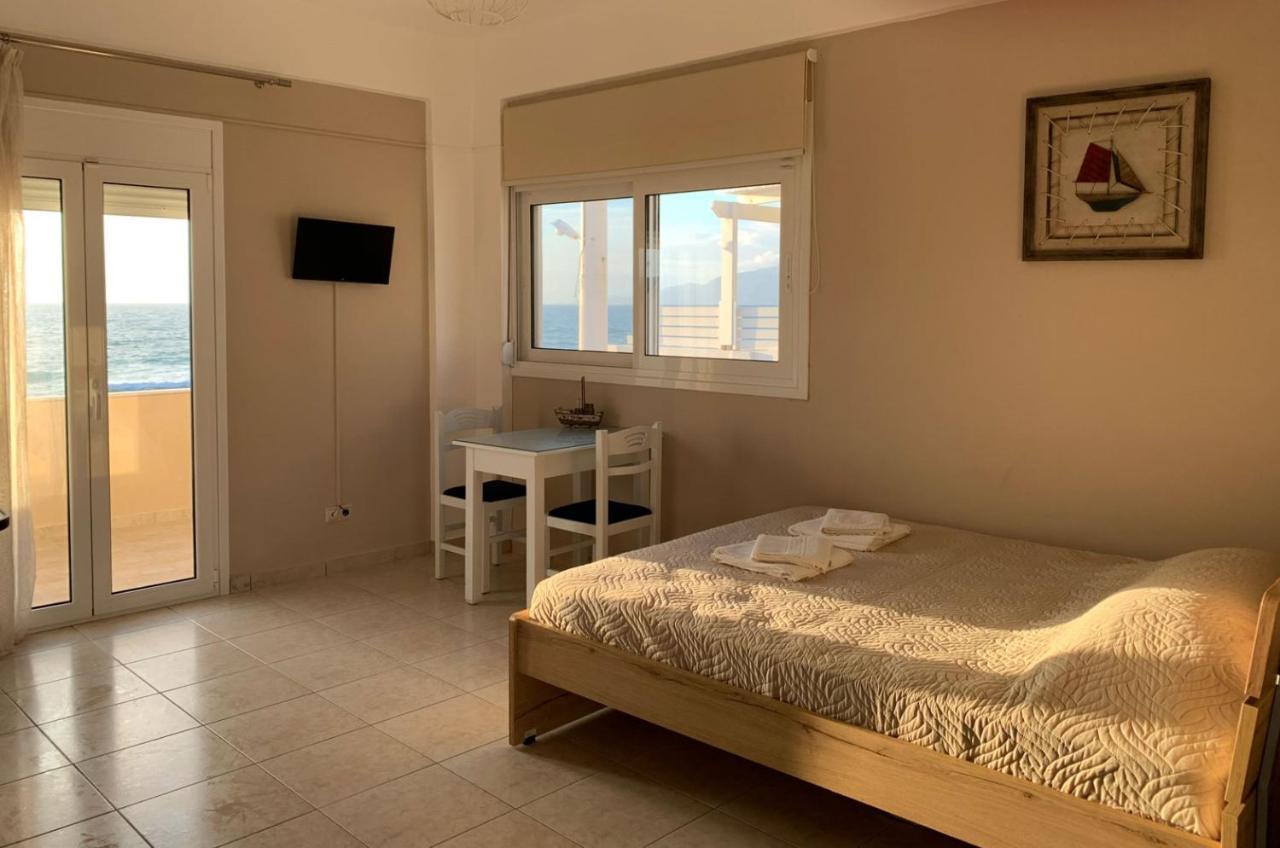 Pelini Apartment Kalamaki  Bagian luar foto