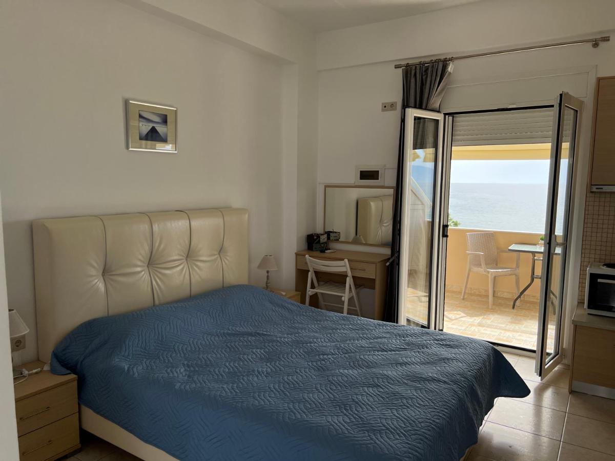 Pelini Apartment Kalamaki  Bagian luar foto