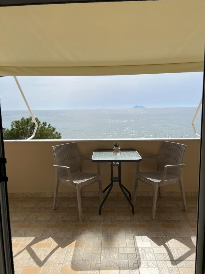 Pelini Apartment Kalamaki  Bagian luar foto