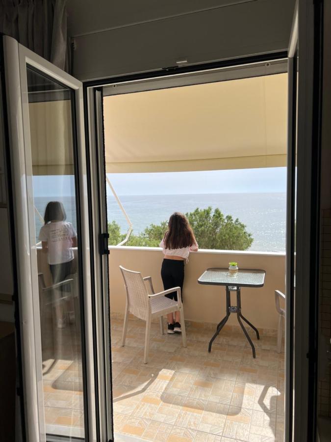 Pelini Apartment Kalamaki  Bagian luar foto